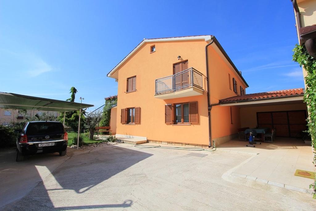 Apartment Dusanka Fažana Exterior foto